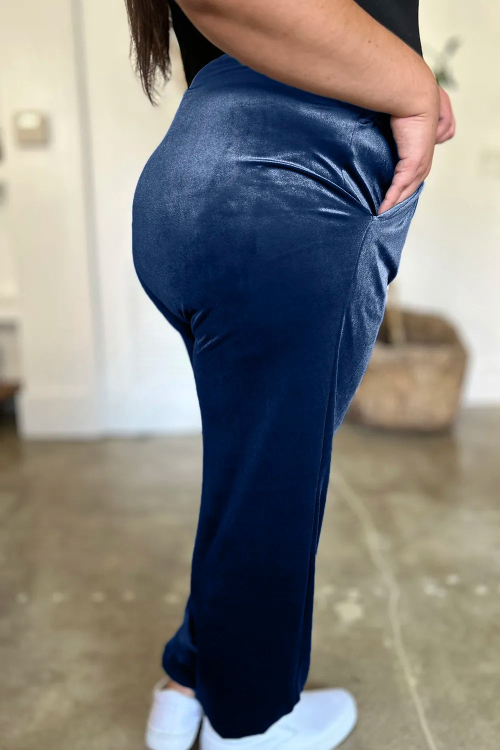 0c9b7970-5c7b-42f0-bf52-e921a454234d-Max